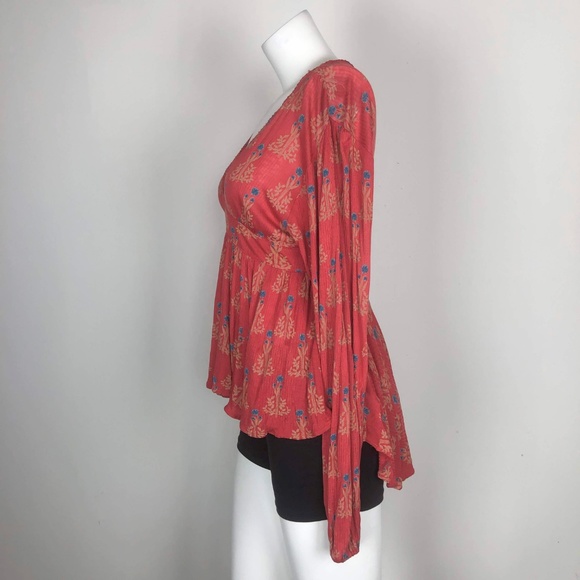 Free People Long Slv Pleated Floral Hi-Low Red Top - Picture 3 of 5